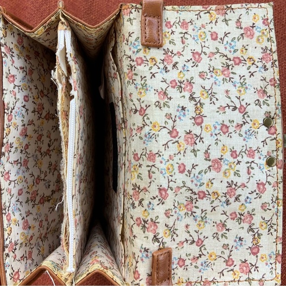 Steve Madden Chain Crossbody Faux Leather Small Bag - Picture 8 of 15